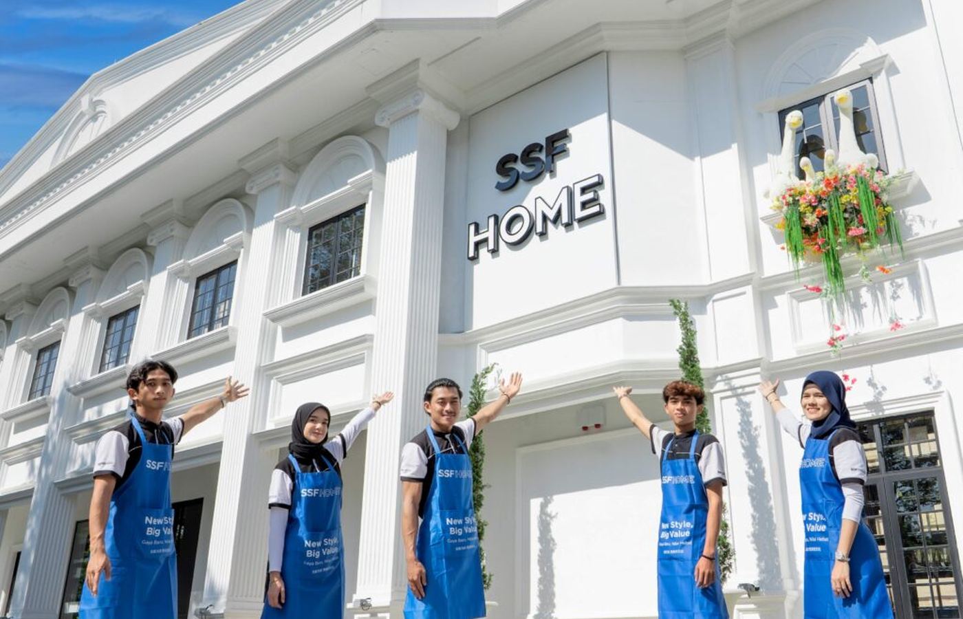 SSFHOME outlet storefront with the team standing outside